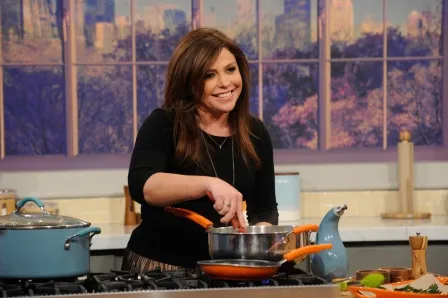 Rachael Ray Offers Scholarships