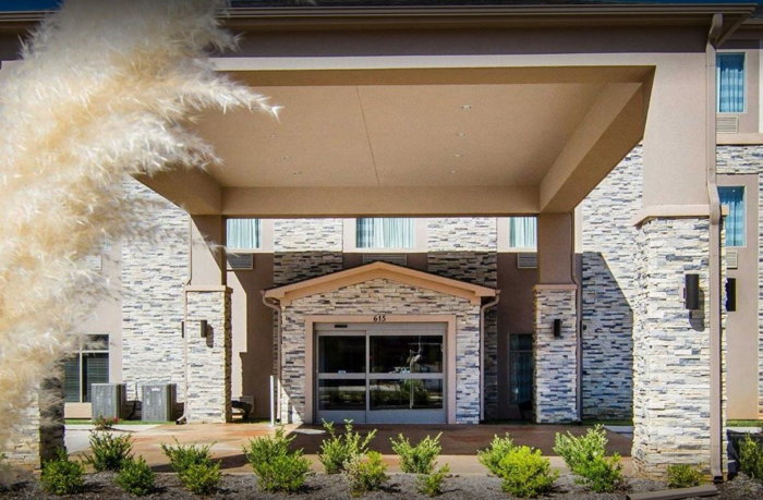 Sleep Inn & Suites Choice Hotels® Longview North, TX - Entrance