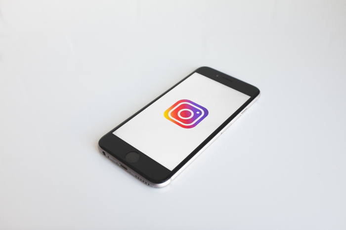 Instagram logo on iPhone 6 - Photo by NeONBRAND on Unsplash