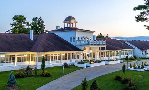 Four Seasons Island Resort en Pembine, Wisconsin - Exterior