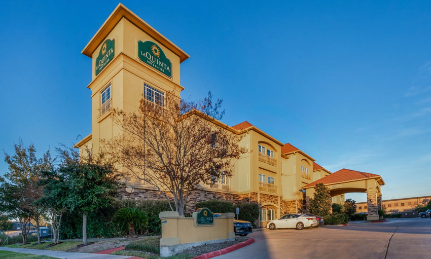 La Quinta Inn & Suites by Wyndham Houston Energy Corridor Houston, Texas - Exterior