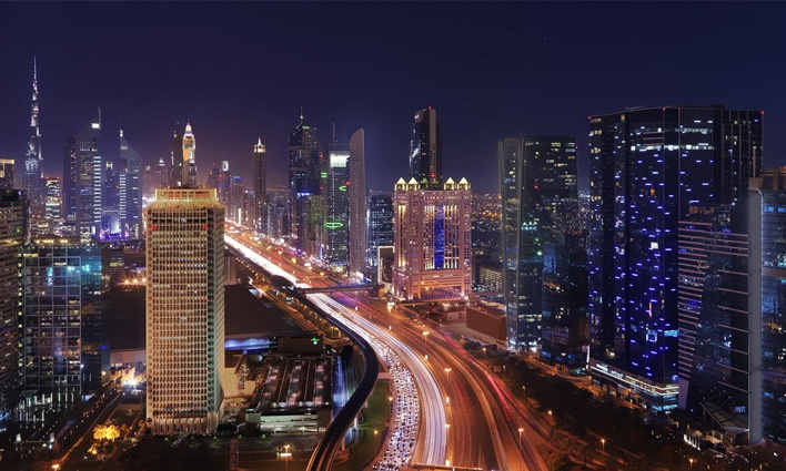 Hotel Fairmont Dubai - Exterior de noche