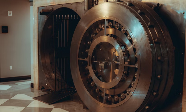 Bank vault in Sioux Falls, United States - Unsplash